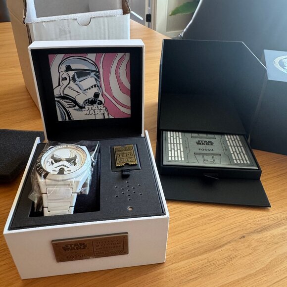 Limited Edition Star Wars™ Stormtrooper Resin Coated Stainless Steel Watch - Picture 13 of 14
